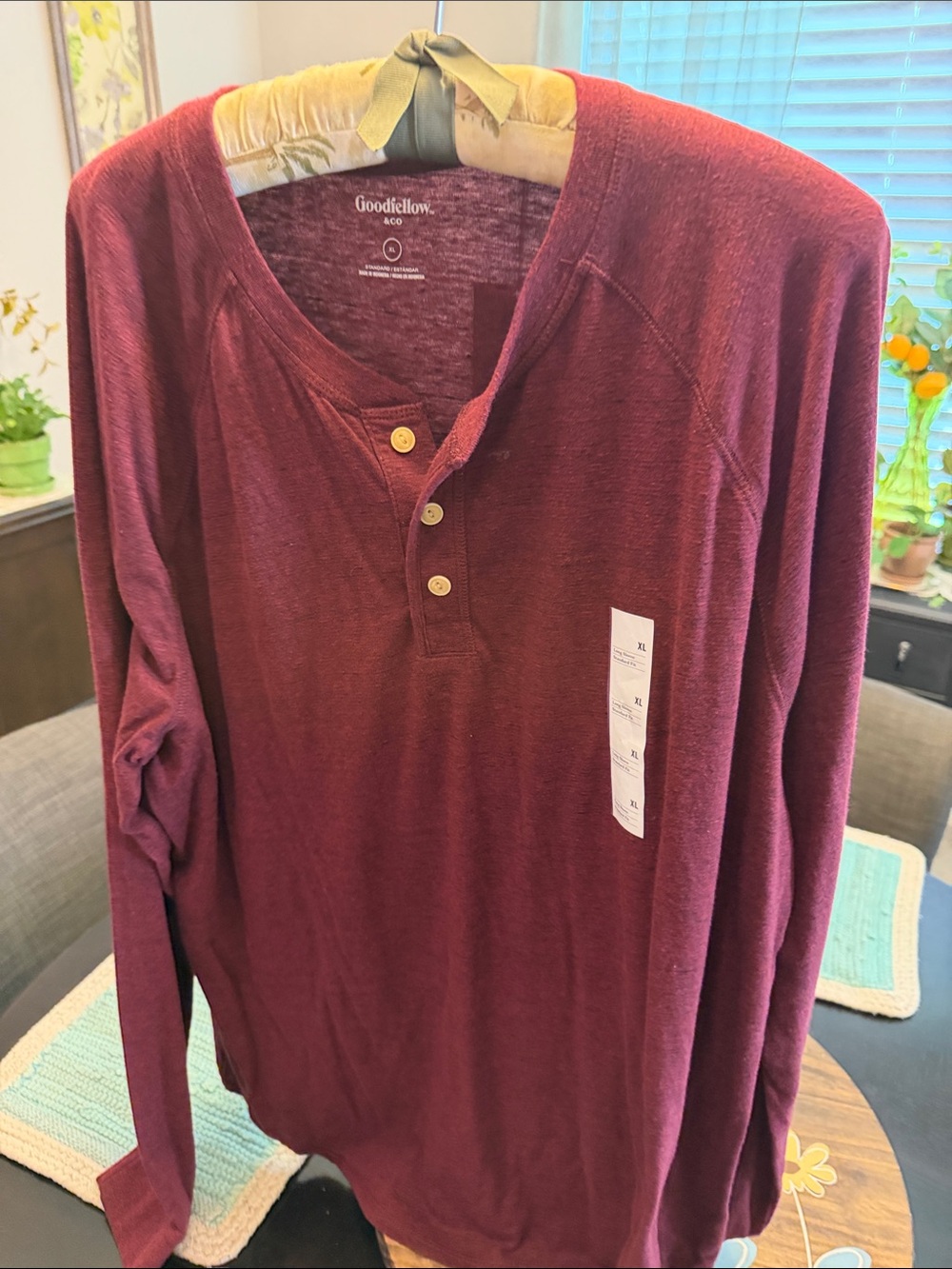 Goodfellow & Co Men's Long-Sleeve Henley in Wine